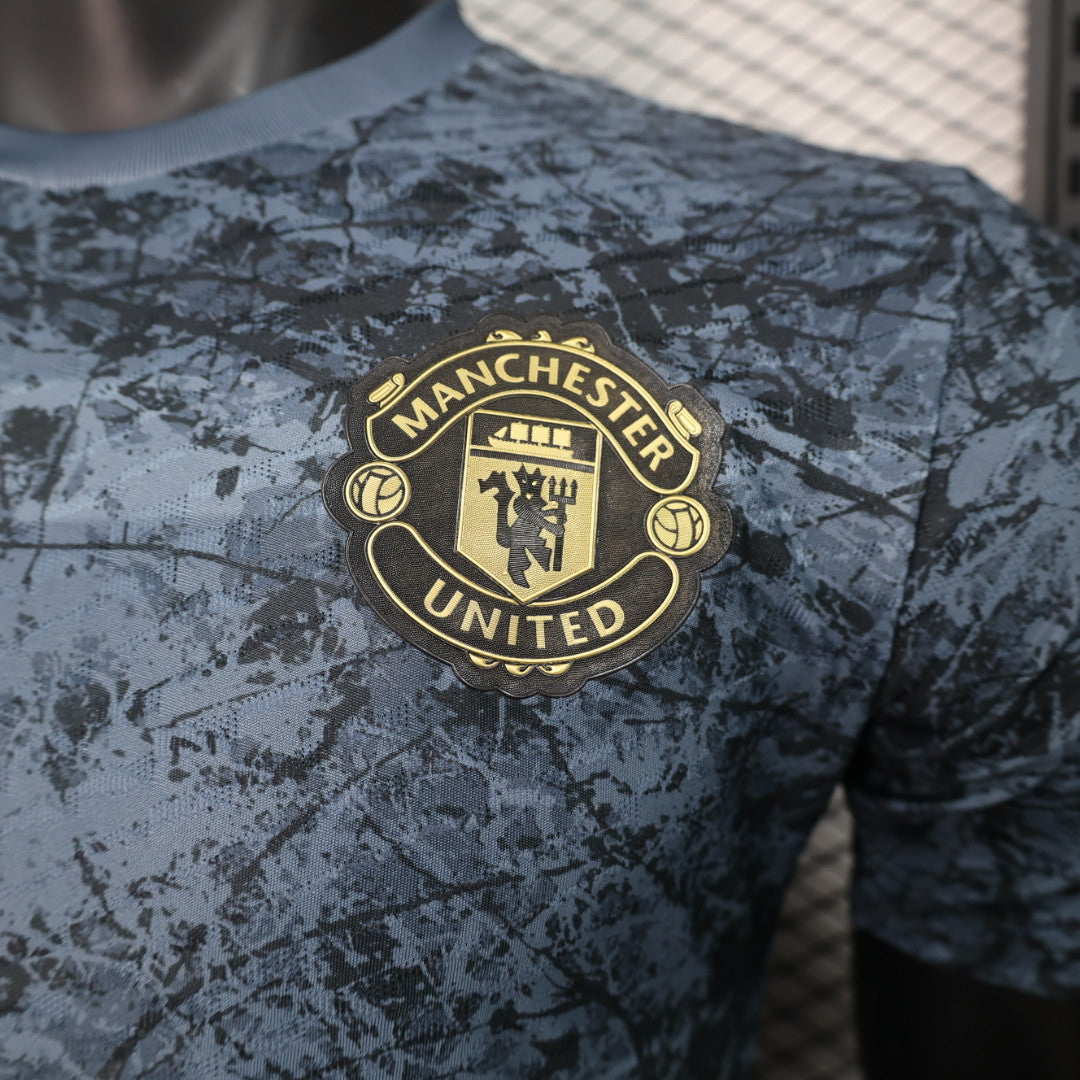 MANCHESTER UNITED PRE-MATCH JERSEY 2023/2024