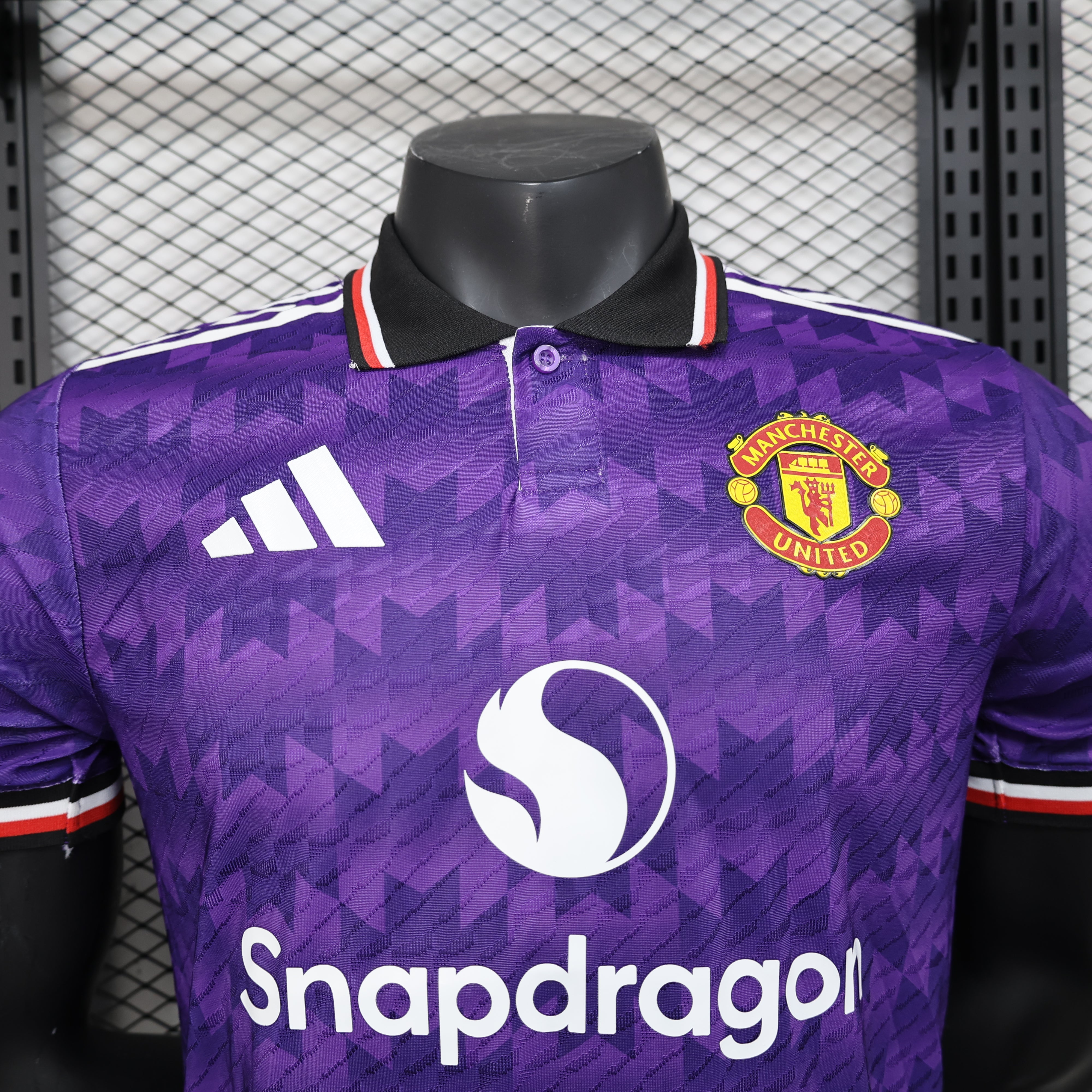 MANCHESTER UNITED THRID JERSEY 2023/2024