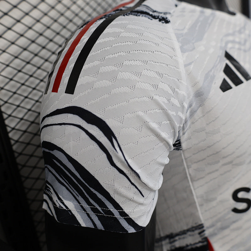MANCHESTER UNITED WHITE SPECIAL EDITION JERSEY 2025/2026